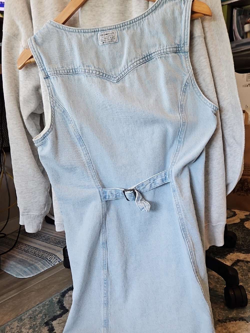 Levi's Light Blue Denim Shirt with Red Logo Tag - Picture 3 of 4